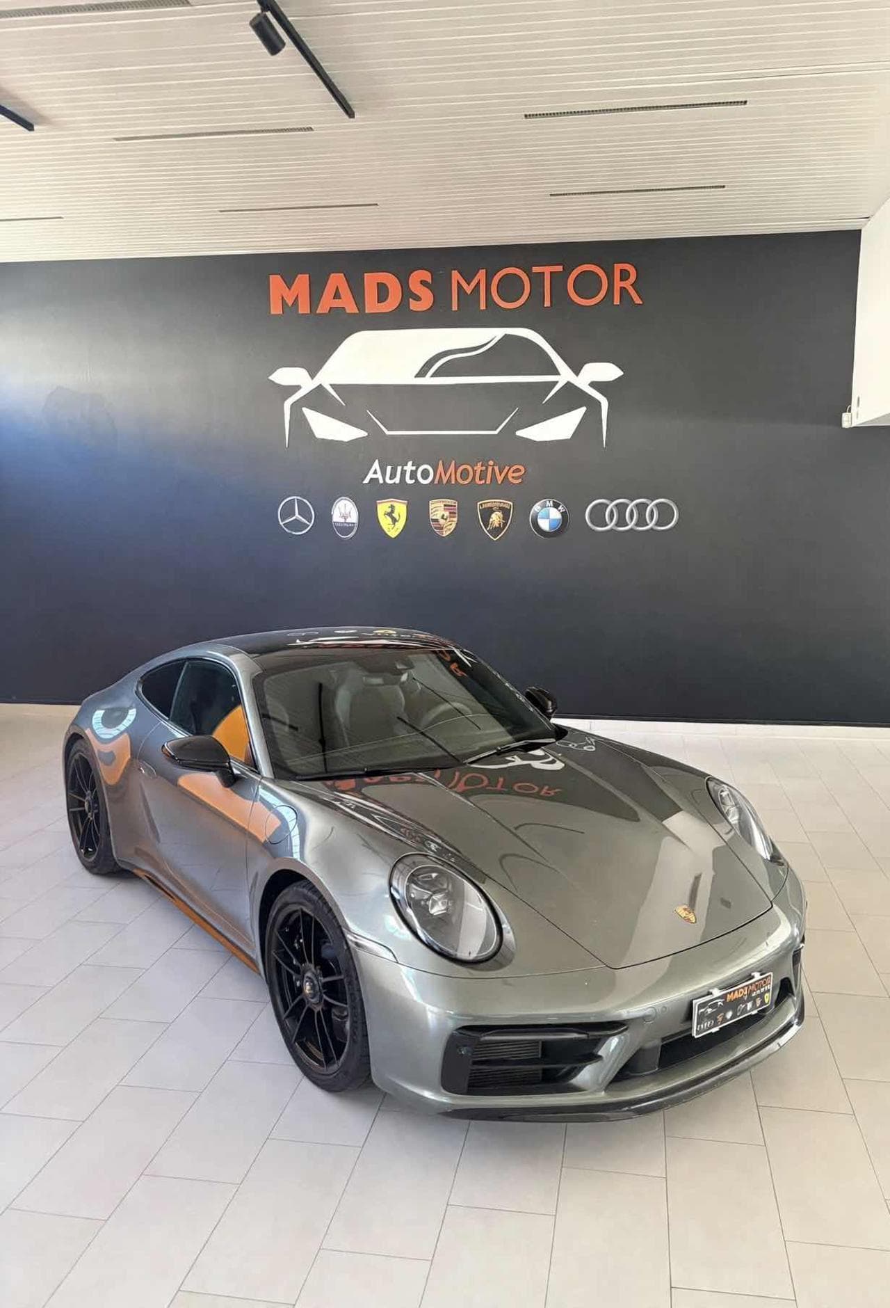 PORSCHE 911 — vista principale