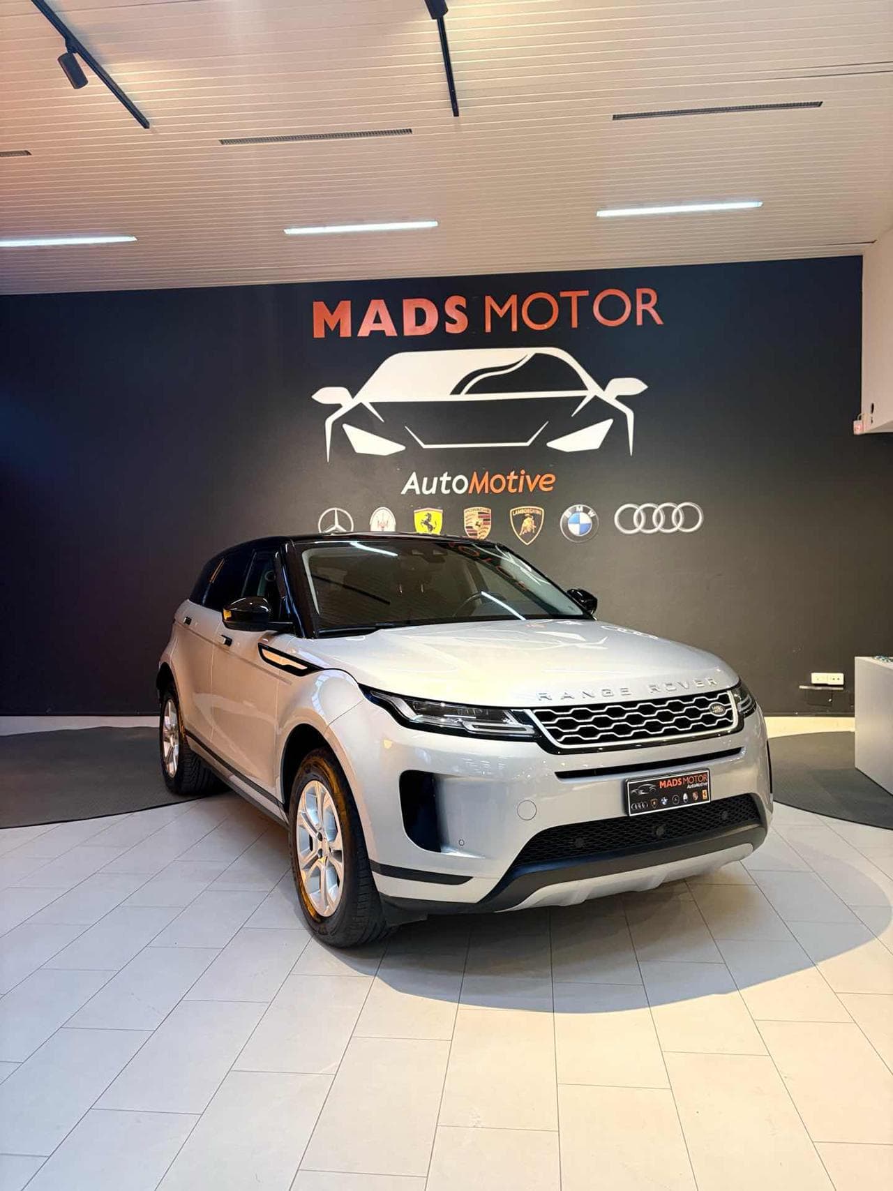 LAND ROVER Range — vista principale