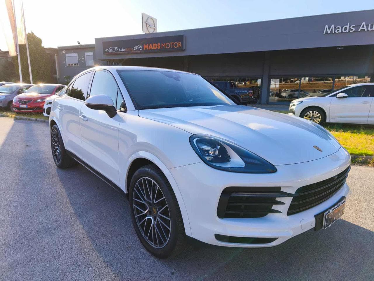 PORSCHE Cayenne — vista principale
