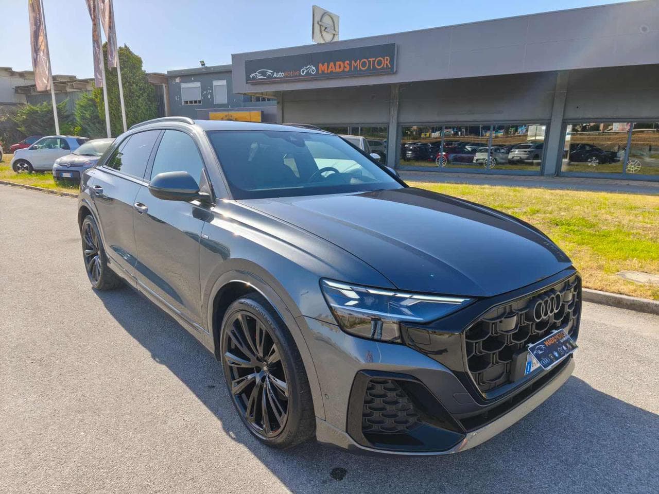 AUDI Q8 — vista principale