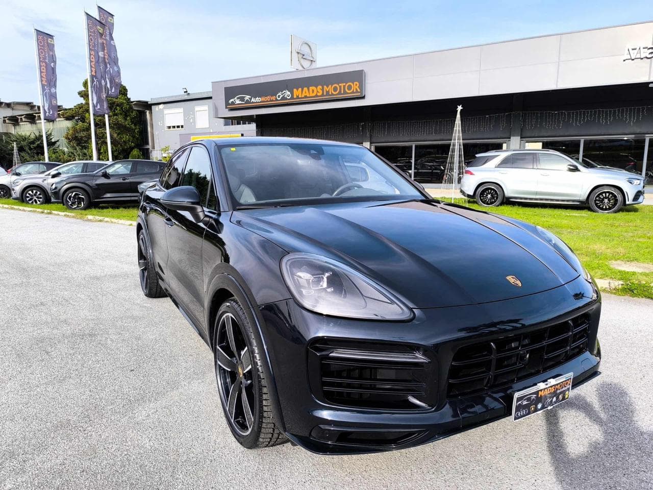 PORSCHE Cayenne — vista principale