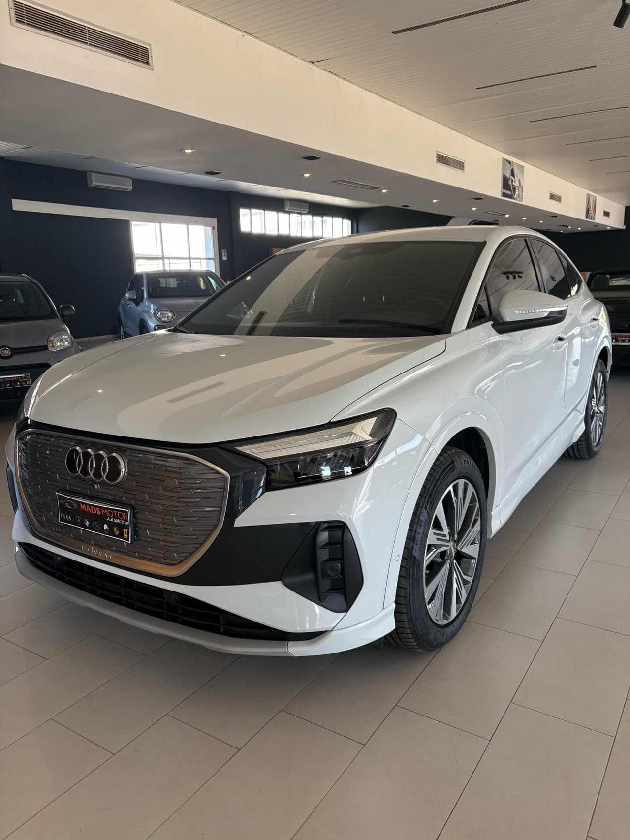 AUDI Q4 — vista principale